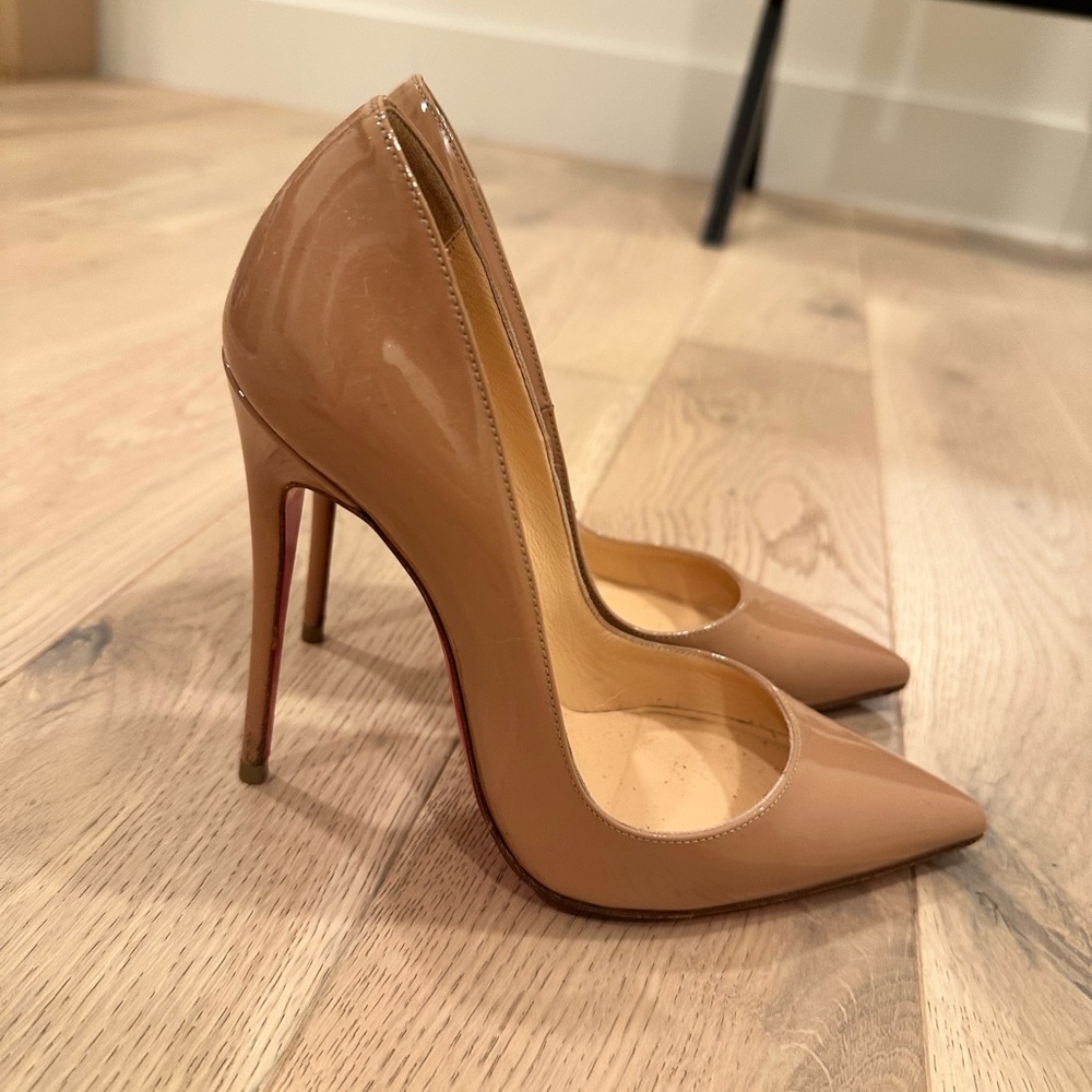 Christian Louboutin Beige Patent Leather Pumps